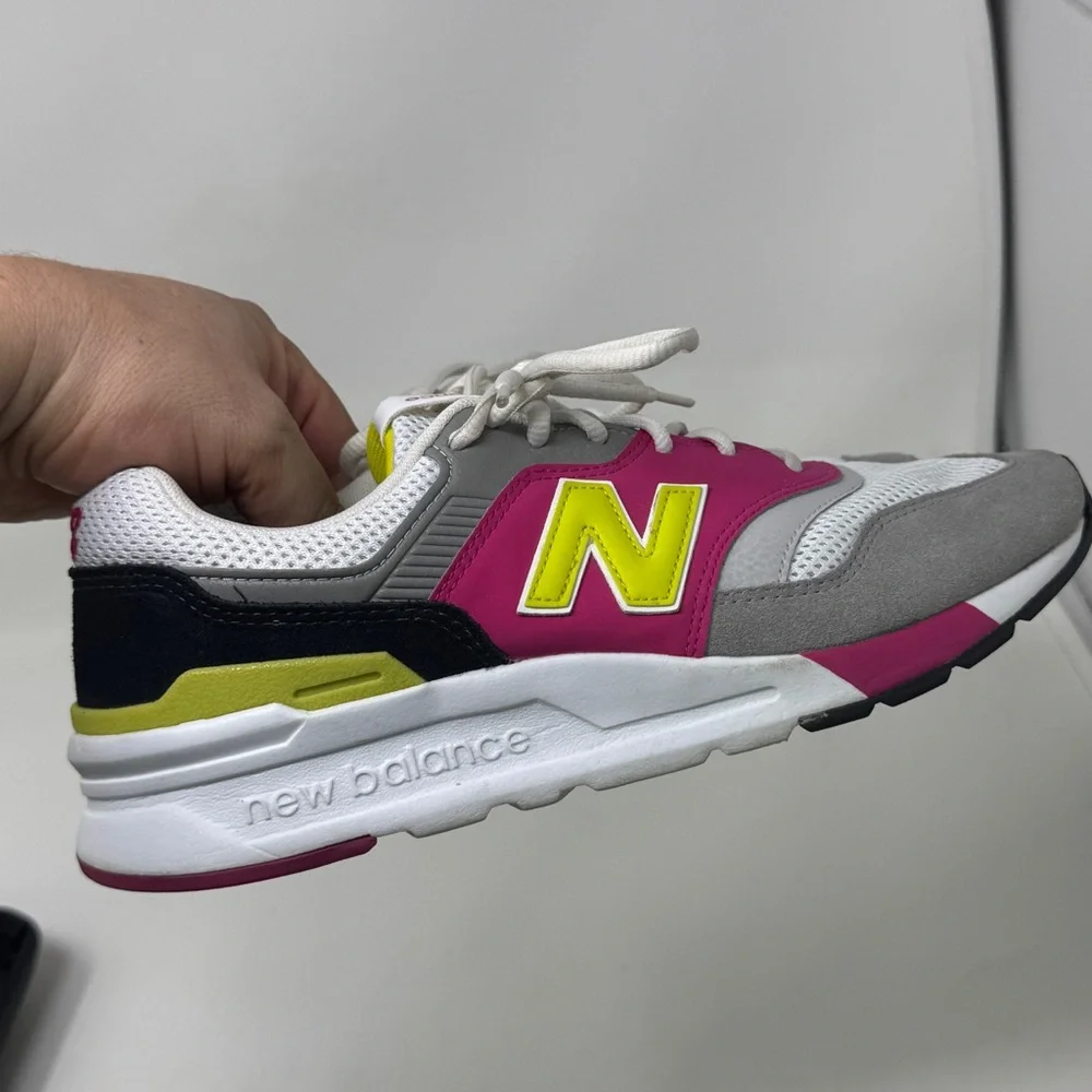 Women’s New Balance CW997HNX “Carnival Pink” sneakers sz 9 - Picture 10 of 10